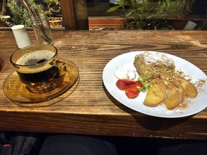 Apple crumble cake at Cafe Ren - Sakyo in Kyoto