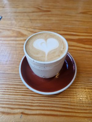 Vegan latte coffee at 7g Roaster in Vila Nova De Gaia