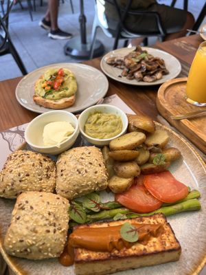 Vegan Brunch   at 7g Roaster in Vila Nova De Gaia