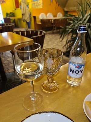 Armenian wine at Los Pueblos in Yerevan