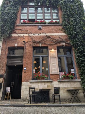 outside at Atelier Flori in Bruges
