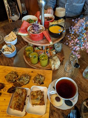 fingerfood for 3 people at Atelier Flori in Bruges