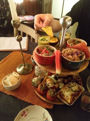 Étagère at Atelier Flori in Bruges