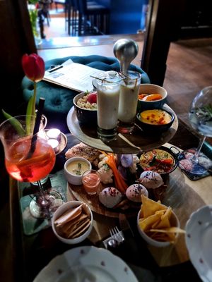 Etagere at Atelier Flori in Bruges