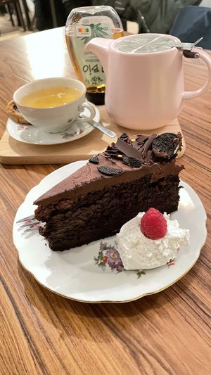 🌱🌱🌱  at Atelier Flori in Bruges