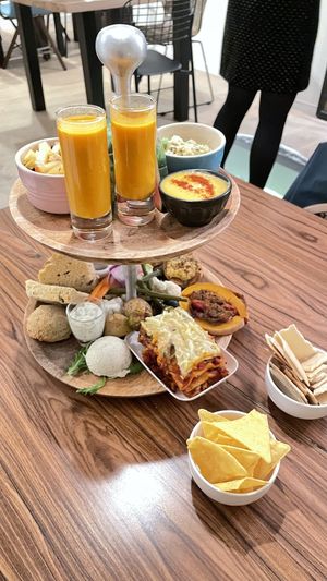 🌱🌱🌱  at Atelier Flori in Bruges