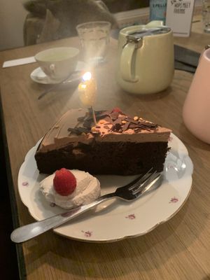 It was my birthday 🥳   at Atelier Flori in Bruges