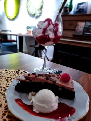 Dessert at Atelier Flori in Bruges