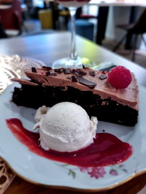 Dessert at Atelier Flori in Bruges