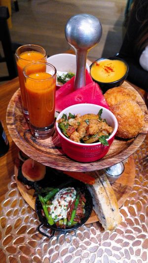 Etagère at Atelier Flori in Bruges