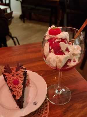 Desserts Dec 2023 at Atelier Flori in Bruges