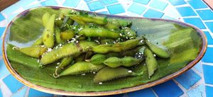 Amuse - Edamamaboontjes fleur de sel at Atelier Flori in Bruges