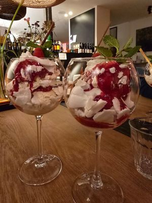Eton Mess at Atelier Flori in Bruges