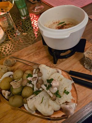 Fondu as appetizer at Atelier Flori in Bruges