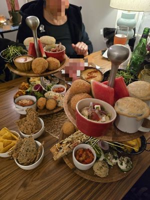 Etageres at Atelier Flori in Bruges