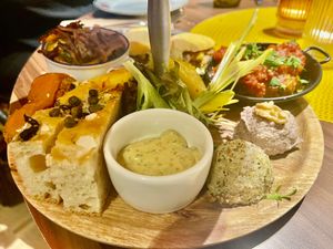 Étagère 28/02/2024 at Atelier Flori in Bruges