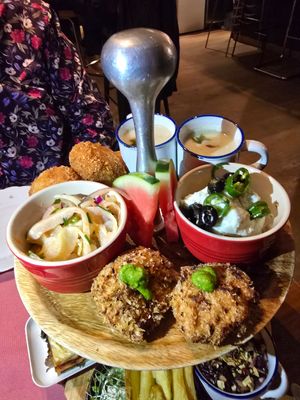 Etagere at Atelier Flori in Bruges