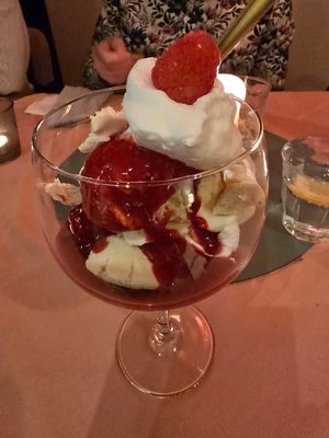 Eton Mess at Atelier Flori in Bruges