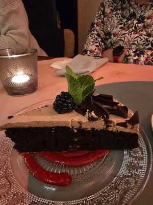 Chocolate pie at Atelier Flori in Bruges