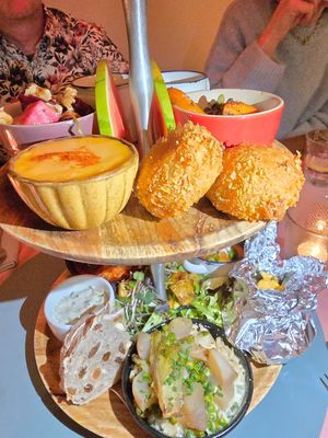 Etagere at Atelier Flori in Bruges