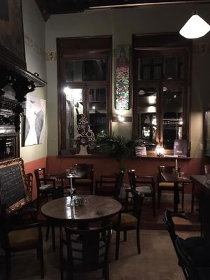 Visit an old painters gallery in the citycenter of Bruges at Atelier Flori in Bruges