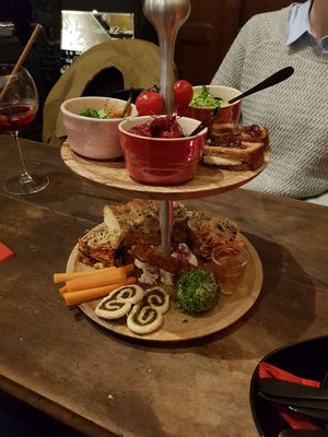 Valentine's etagiere at Atelier Flori in Bruges