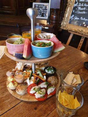 vegan etagère for two (32€) at Atelier Flori in Bruges