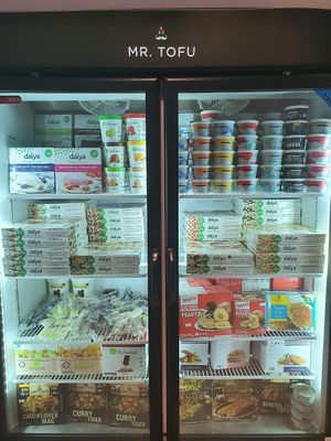 Cheesecakes, Ice creams, Pizzas, Turkey made with Daiya, Bonmot and Tofurky brands. at Mr. Tofu in Queretaro