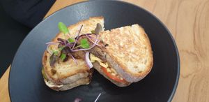 Mac toastie at Icaro in Apollo Bay