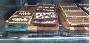 Raw slices at Icaro in Apollo Bay