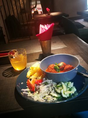 Manchuria vegetable balls and mint lemonade at SOMA Cafe in Vilnius