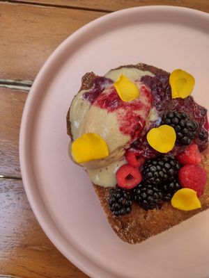 Vegan french toast with vegan icecream at Casa del Rector Hotel Boutique y Arte in Guanajuato