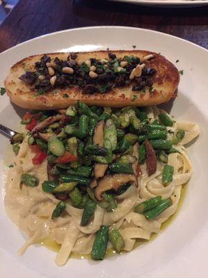 Alfredo & garlic bread  at Cafe Sunflower in Atlanta