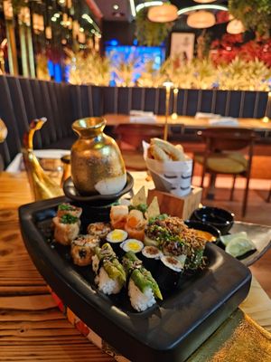 Vegan sushi and tempura veggies. at Subenshi in Aveiro