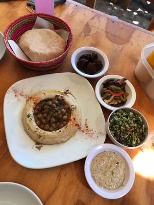 Hummus platter with complementos at Falafel Shalom in Tepoztlan