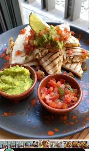 Quesadillas de no pollo at Frutas Prohibidas in Madrid