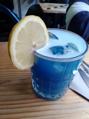 Bebida espirulina at Frutas Prohibidas in Madrid