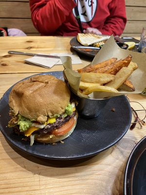 Hamburguesa de elección  #Veganuary at Frutas Prohibidas in Madrid