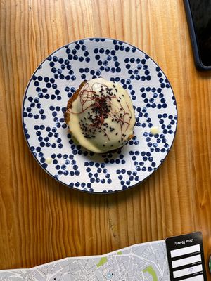 veganes Ei auf Toast  at Frutas Prohibidas in Madrid