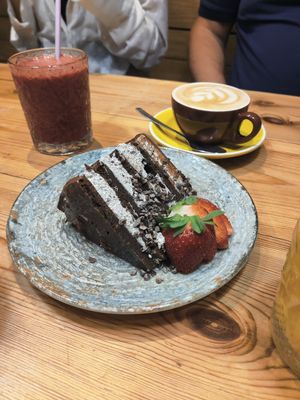 Chocolate cake at Frutas Prohibidas in Madrid