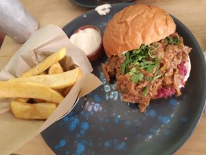 BBQ pulled pork burger at Frutas Prohibidas in Madrid