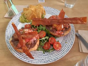 Rancheros eggs Benedict at Frutas Prohibidas in Madrid