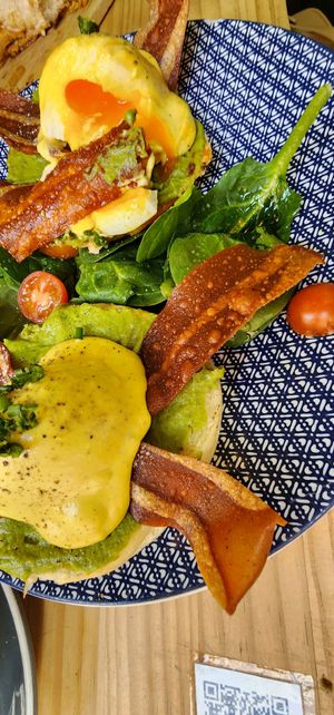 Eggs Benedict/Classic at Frutas Prohibidas in Madrid