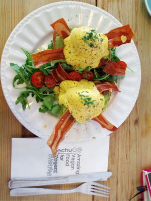 Classic Eggs Benedict at Frutas Prohibidas in Madrid