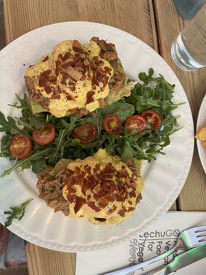 vienen dos por plato!  at Frutas Prohibidas in Madrid