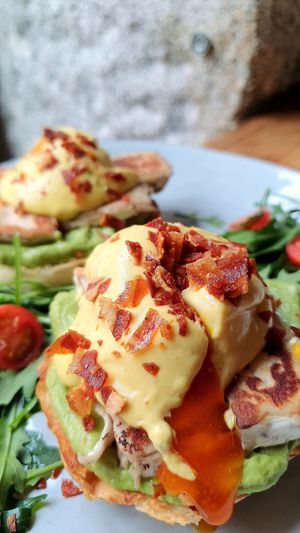 vegan EGGS BENEDICT. at Frutas Prohibidas in Madrid