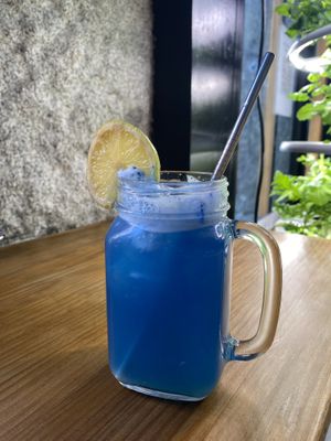 Limonada de piña y espirulina   at Frutas Prohibidas in Madrid