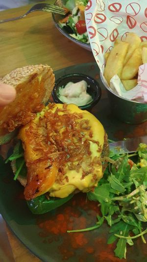 Burguer La Devota at Frutas Prohibidas in Madrid