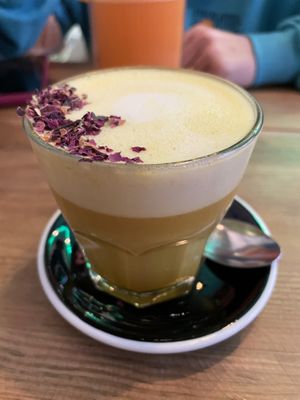 Golden latte  at Frutas Prohibidas in Madrid