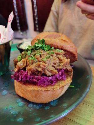 pulled pork burger at Frutas Prohibidas in Madrid